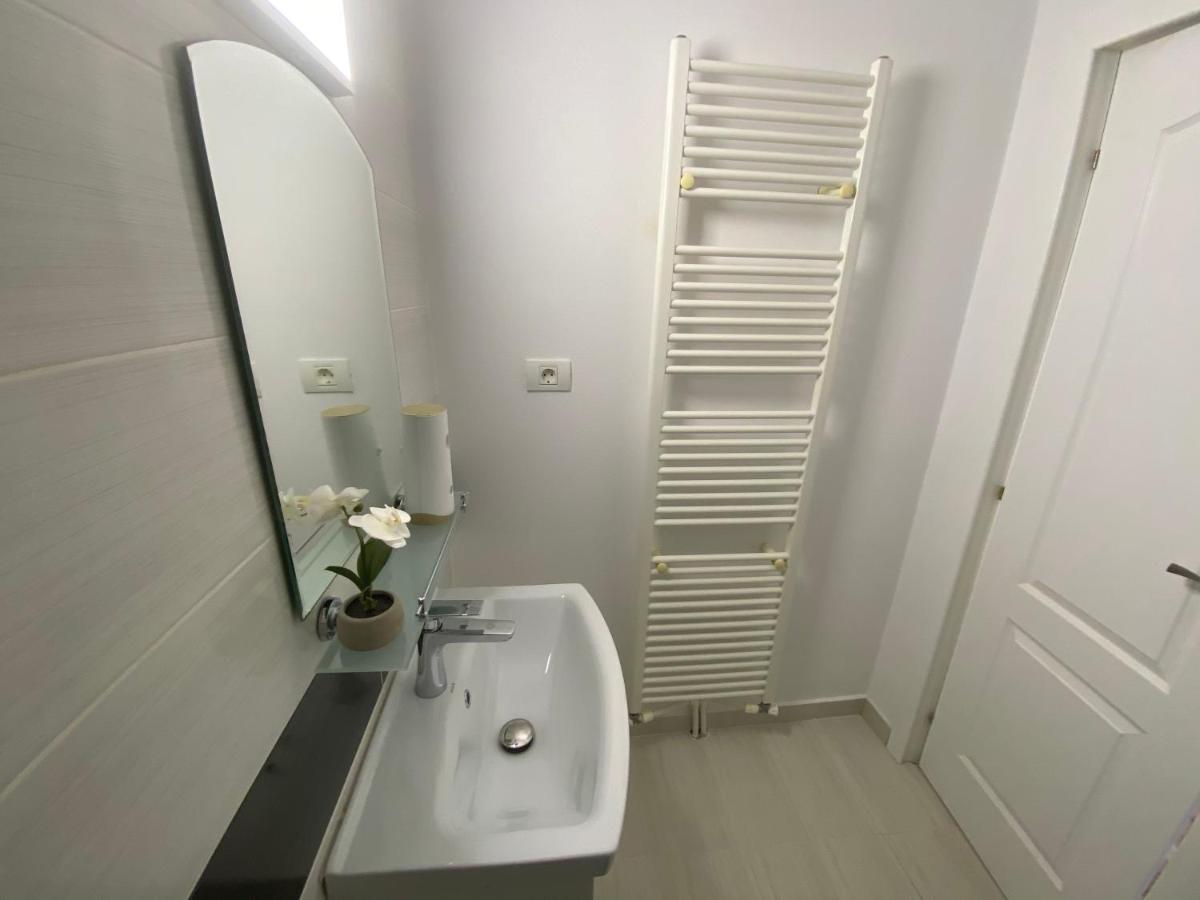 Casa Cattleya Hotel Târgu Jiu Eksteriør billede