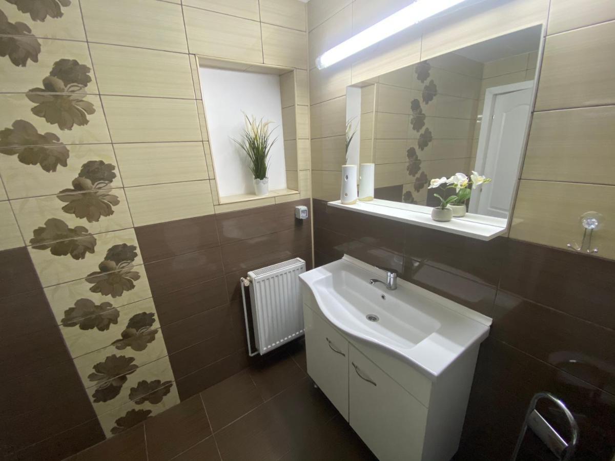 Casa Cattleya Hotel Târgu Jiu Eksteriør billede