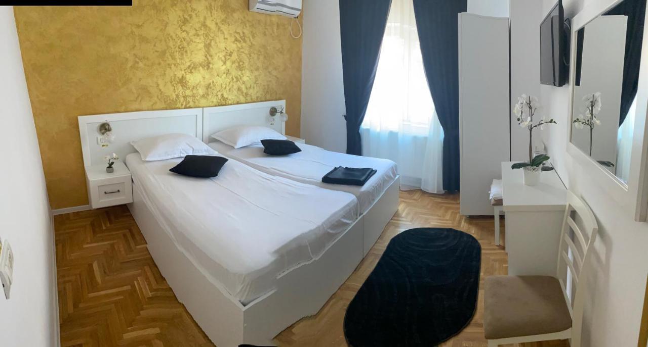 Casa Cattleya Hotel Târgu Jiu Eksteriør billede