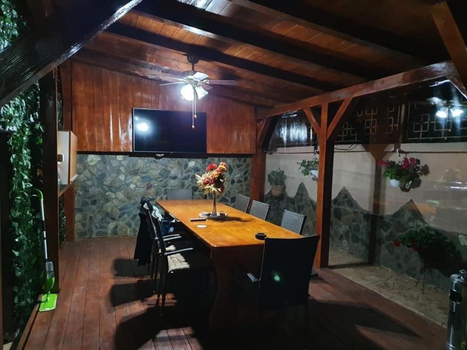 Casa Cattleya Hotel Târgu Jiu Eksteriør billede