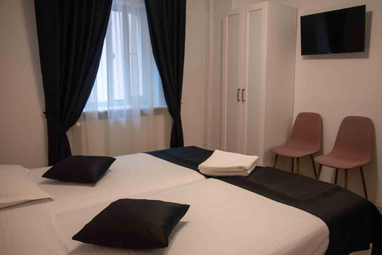 Casa Cattleya Hotel Târgu Jiu Eksteriør billede