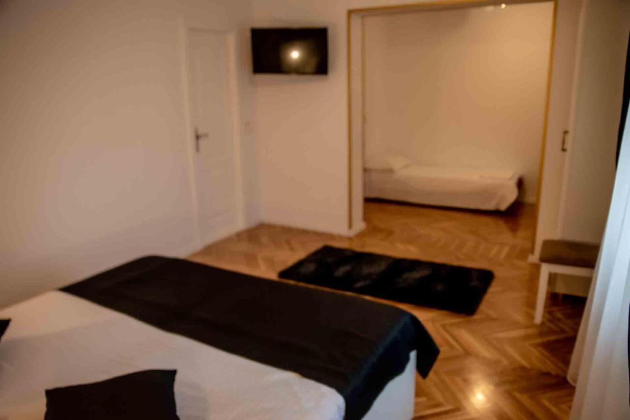 Casa Cattleya Hotel Târgu Jiu Eksteriør billede
